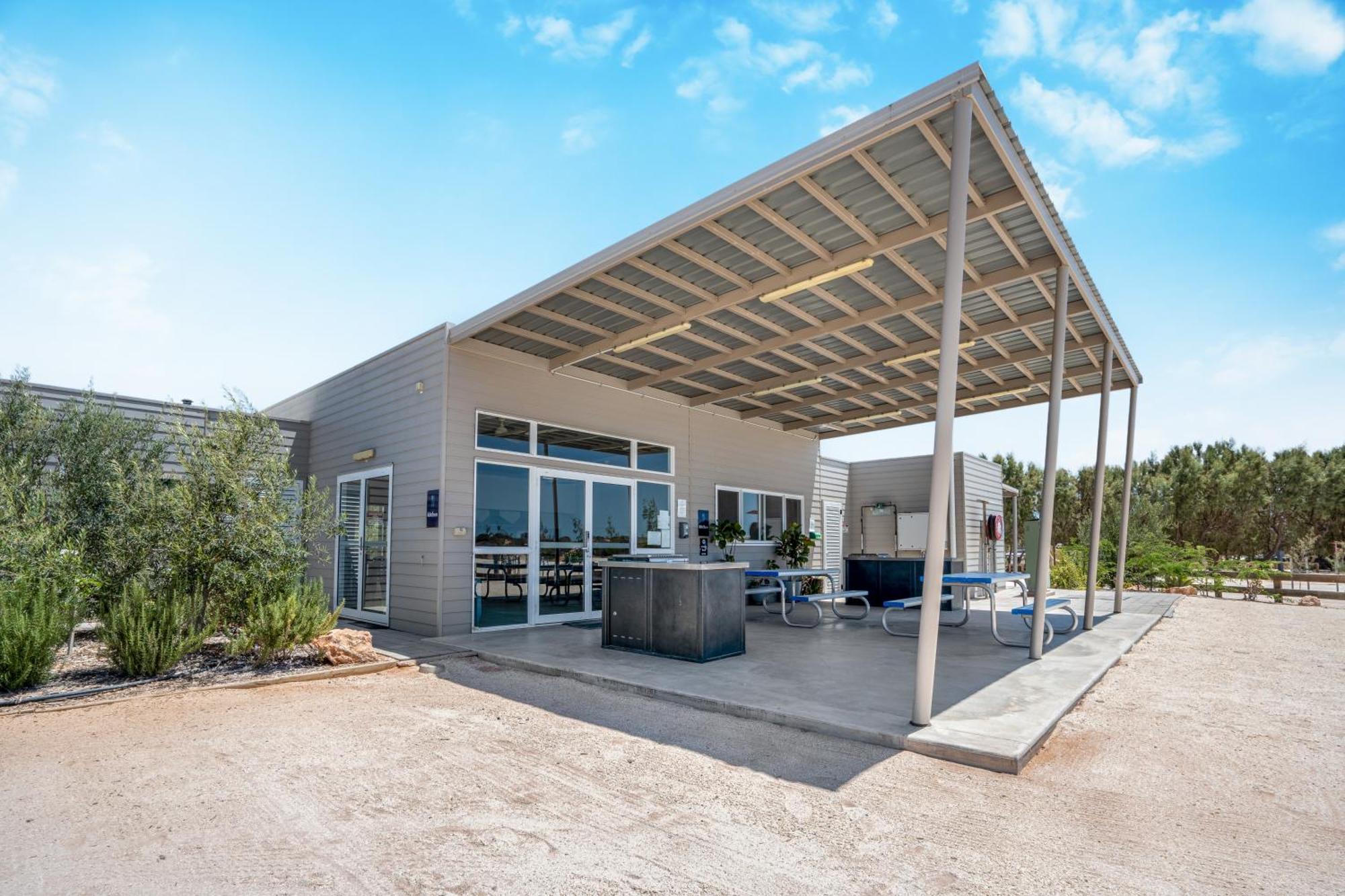 Tasman Holiday Parks - Denham Seaside Buitenkant foto